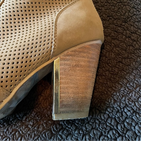 Heeled booties - Picture 2 of 5